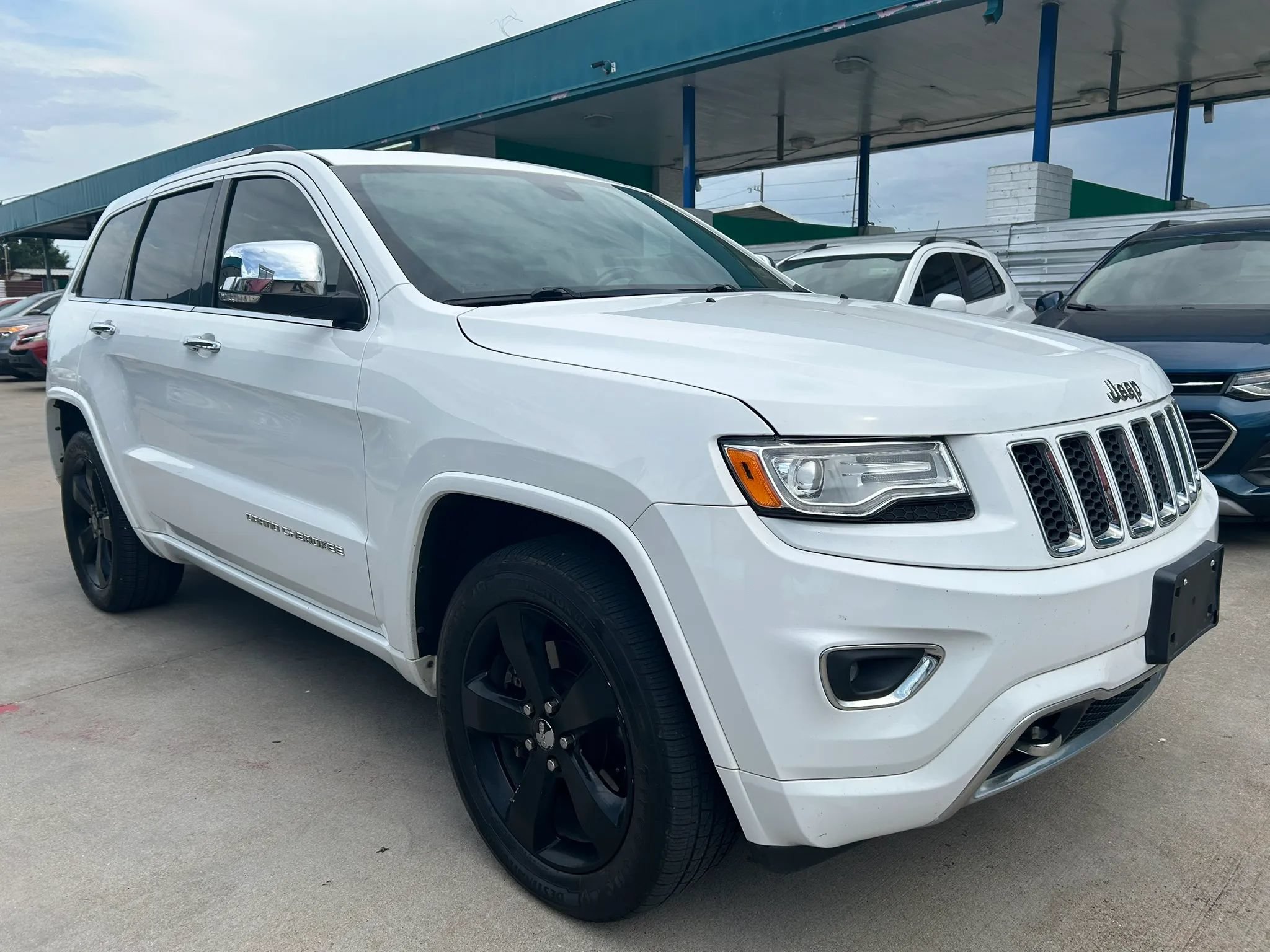 Used 2015 Jeep Grand Cherokee Overland AWD/4WD image 7
