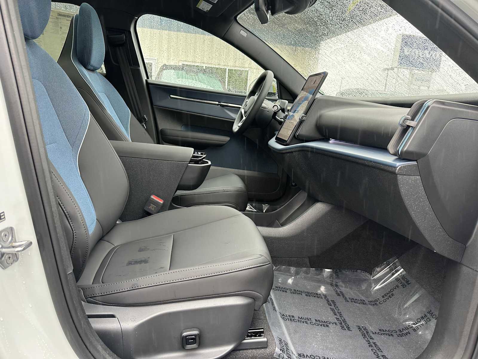 New 2026 Volvo EX30 Plus w/ Protection Package Premier AWD/4WD image 10