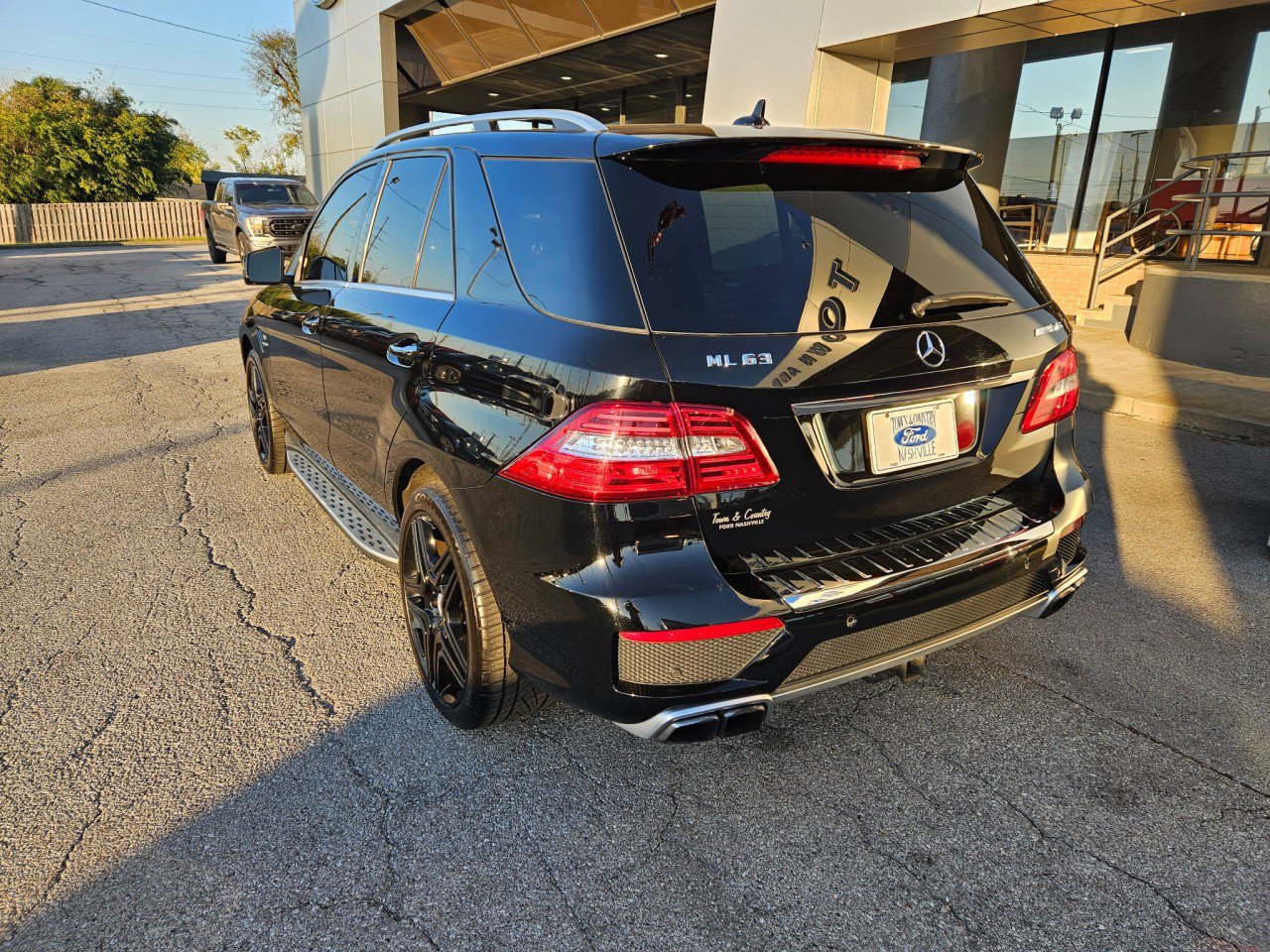 Used 2013 Mercedes-Benz ML 63 AMG 4MATIC image 4