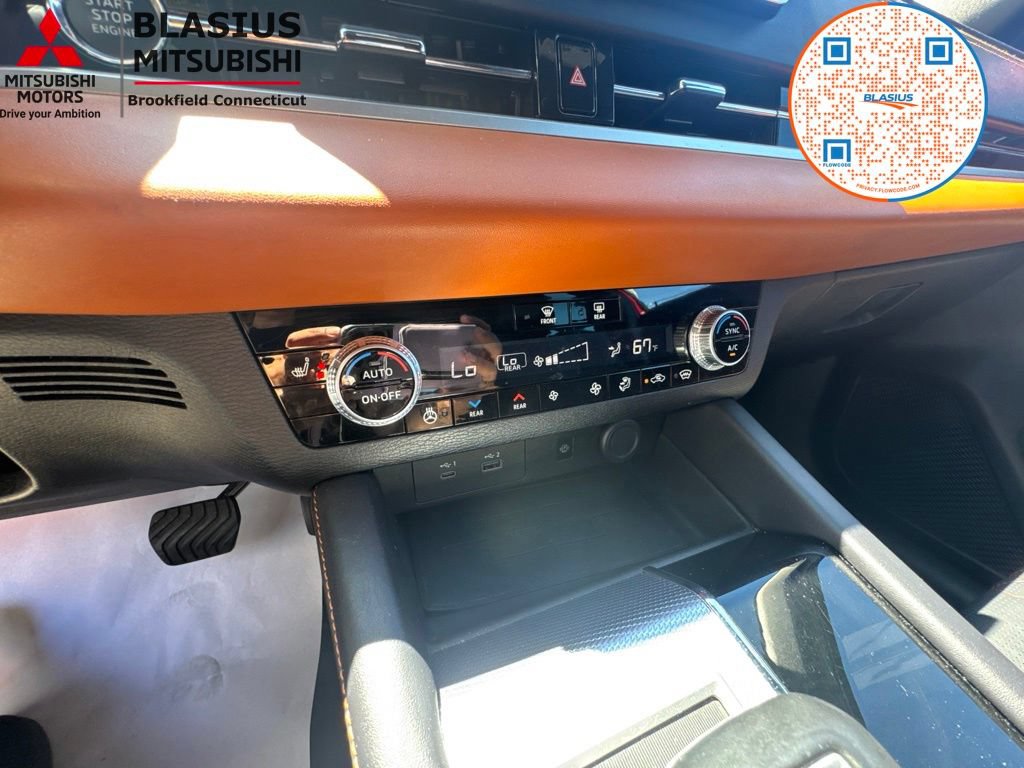 Used 2023 Mitsubishi Outlander SEL AWD/4WD image 27