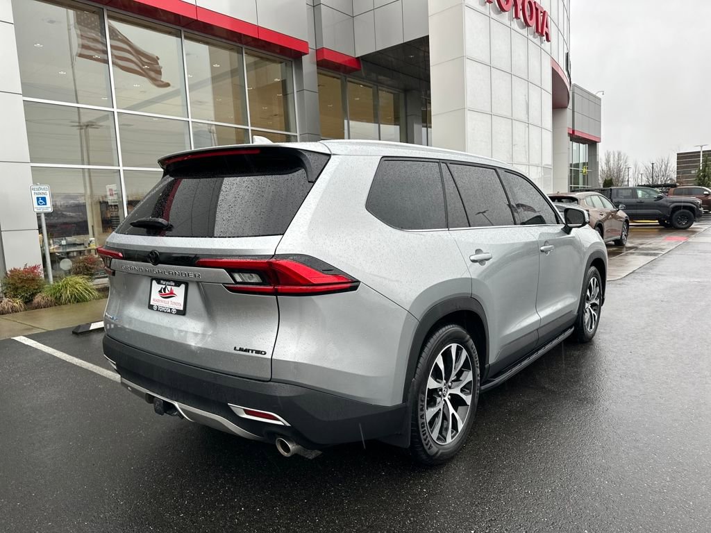 Used 2024 Toyota Grand Highlander AWD Hybrid image 3