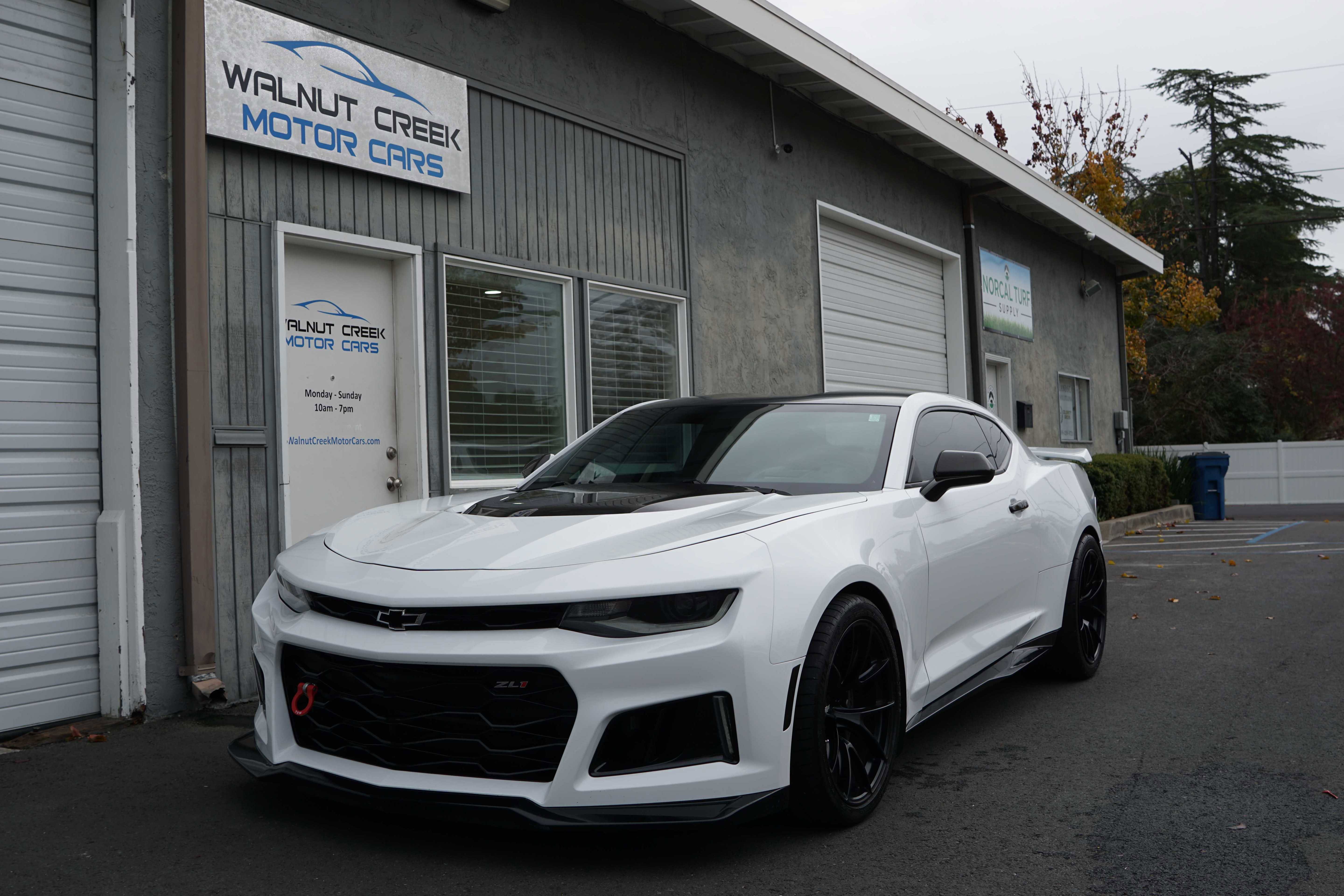 Used 2018 Chevrolet Camaro ZL1 image 1