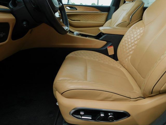 Used 2023 Jeep Grand Cherokee L Summit image 6