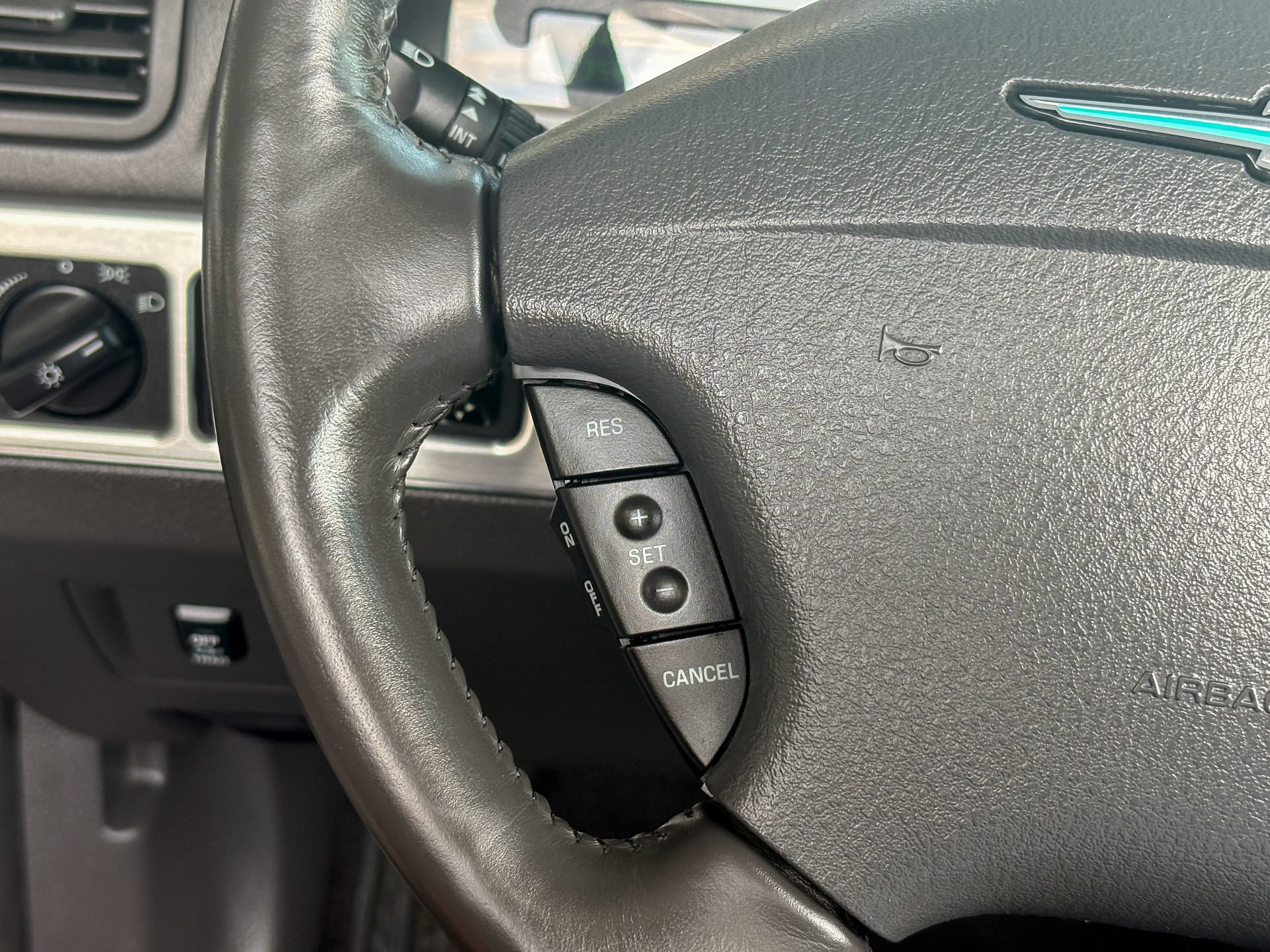 Used 2002 Ford Thunderbird RWD image 27