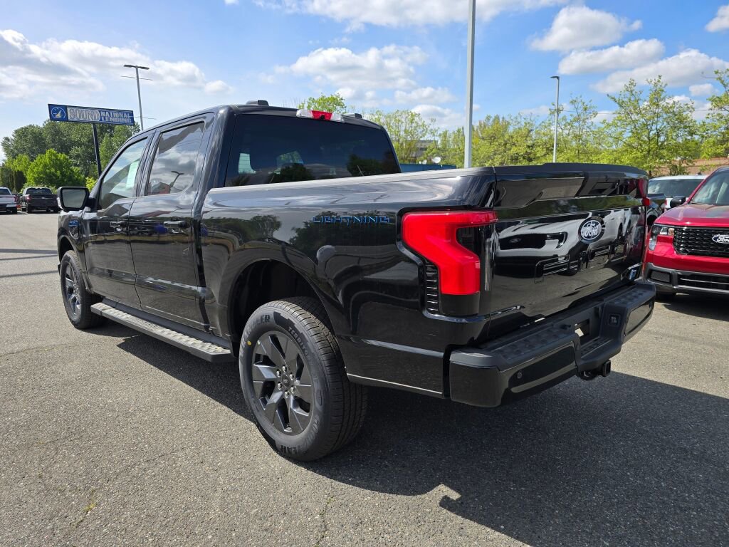 New 2025 Ford F150 Lightning Flash AWD/4WD image 3