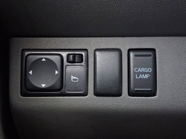 Used 2012 Nissan Frontier SV image 25