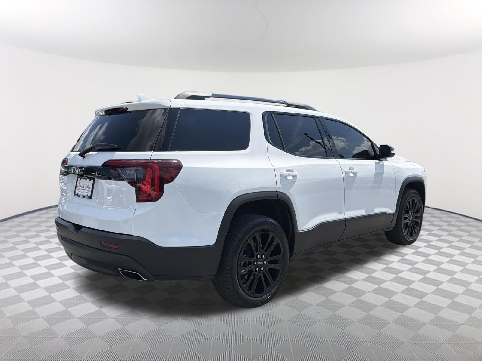 Certified 2023 GMC Acadia SLT w/ Elevation Edition FWD image 6