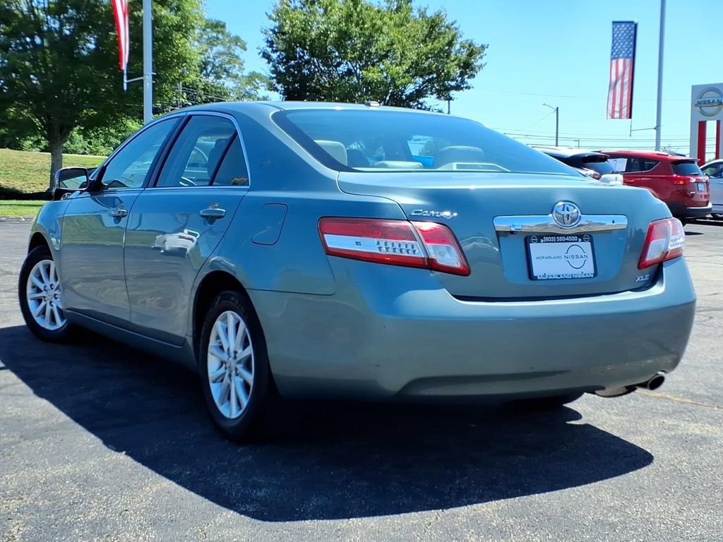 Used 2011 Toyota Camry XLE w/ SE/XLE Extra-Value Pkg FWD image 5
