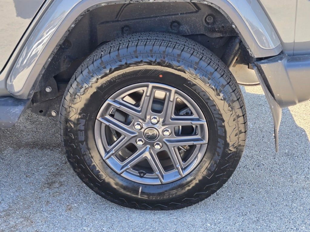 Certified 2022 Jeep Wrangler Unlimited Sahara image 15