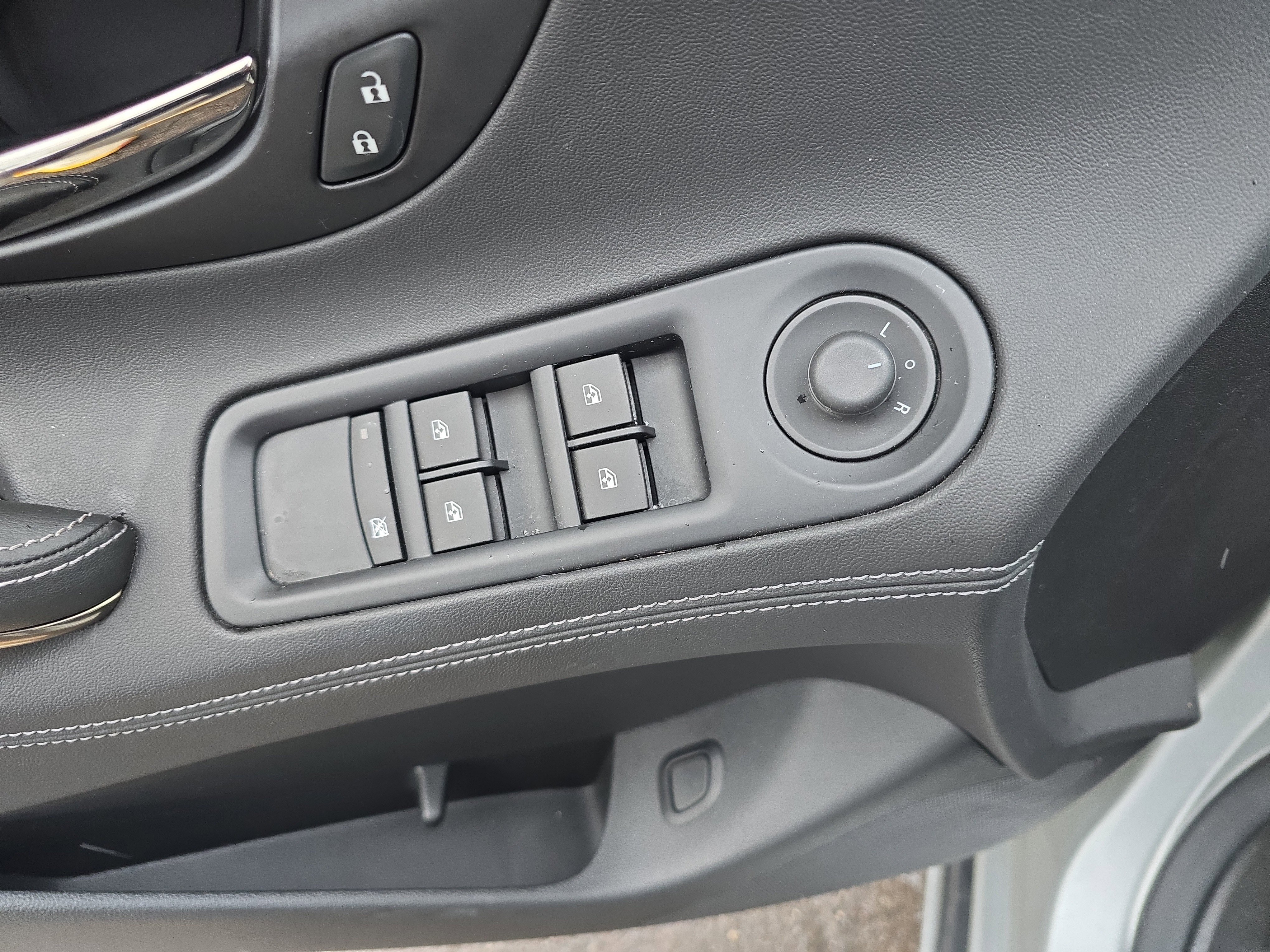 Used 2016 Buick LaCrosse FWD image 17