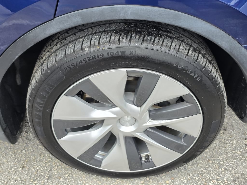 Used 2023 Tesla Model Y Long Range AWD/4WD image 10
