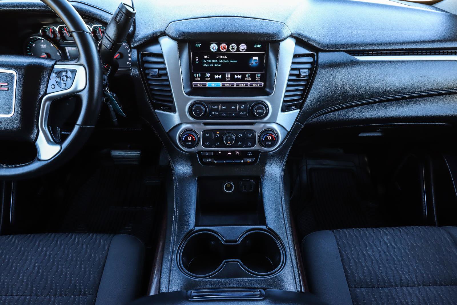 Used 2017 GMC Yukon SLE w/ Convenience Package image 27