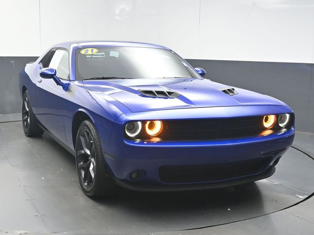 Used 2021 Dodge Challenger SXT w/ Blacktop Package image 2
