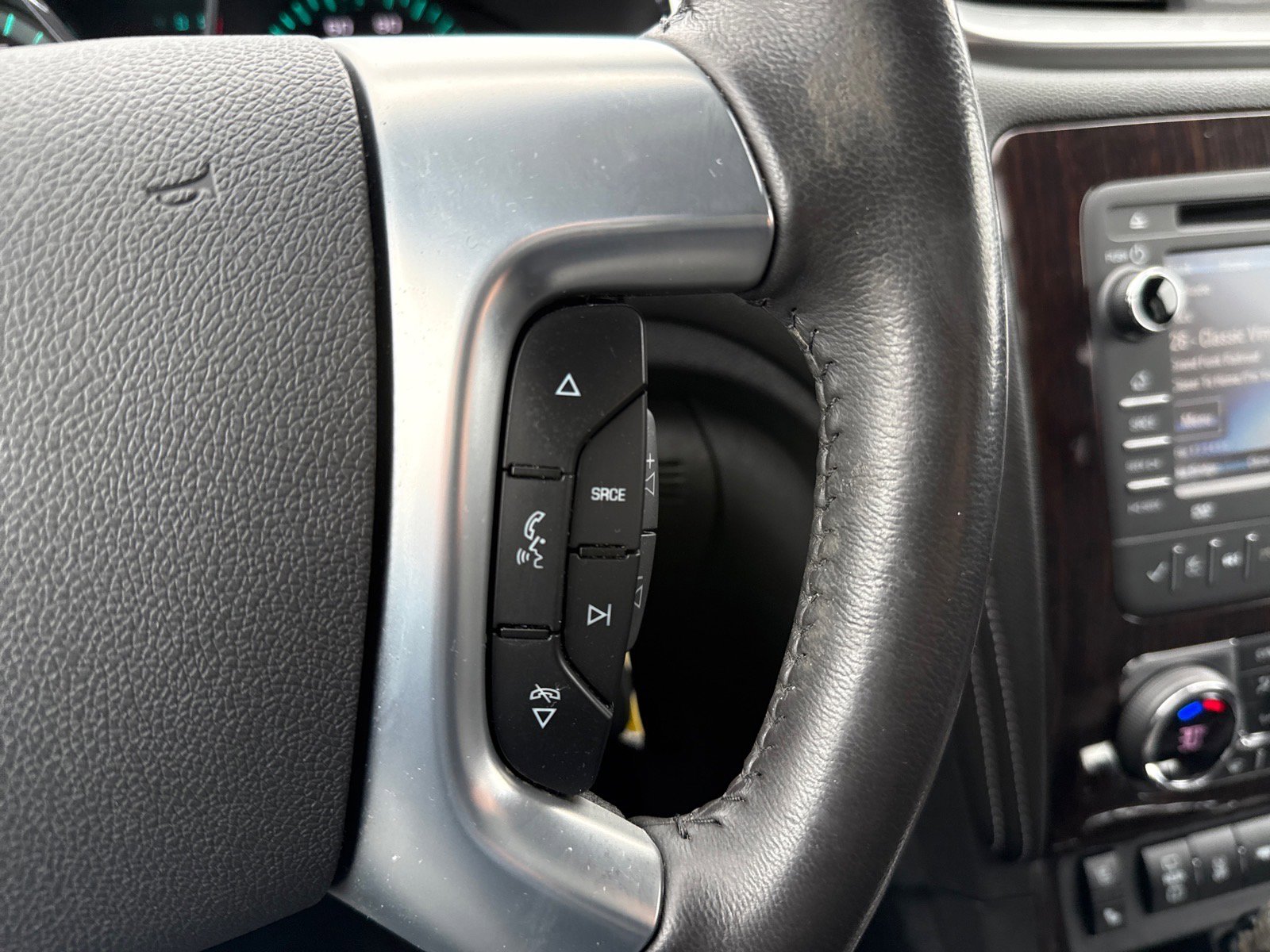 Used 2015 Chevrolet Traverse LTZ FWD image 19