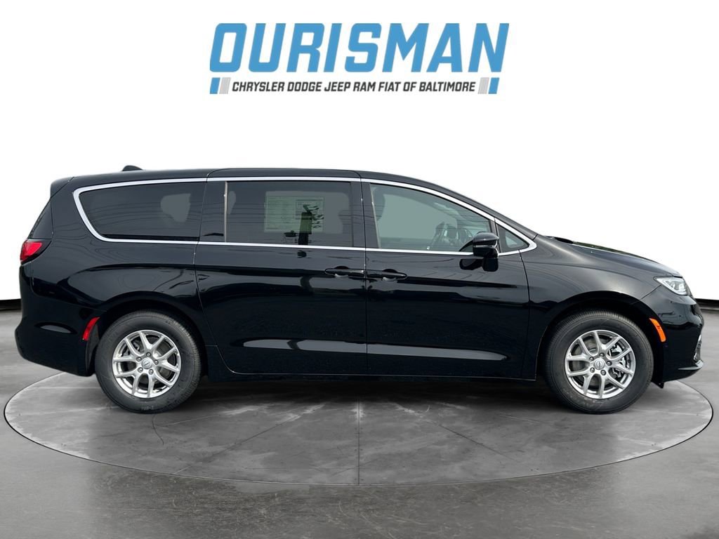 New 2026 Chrysler Pacifica Select image 7