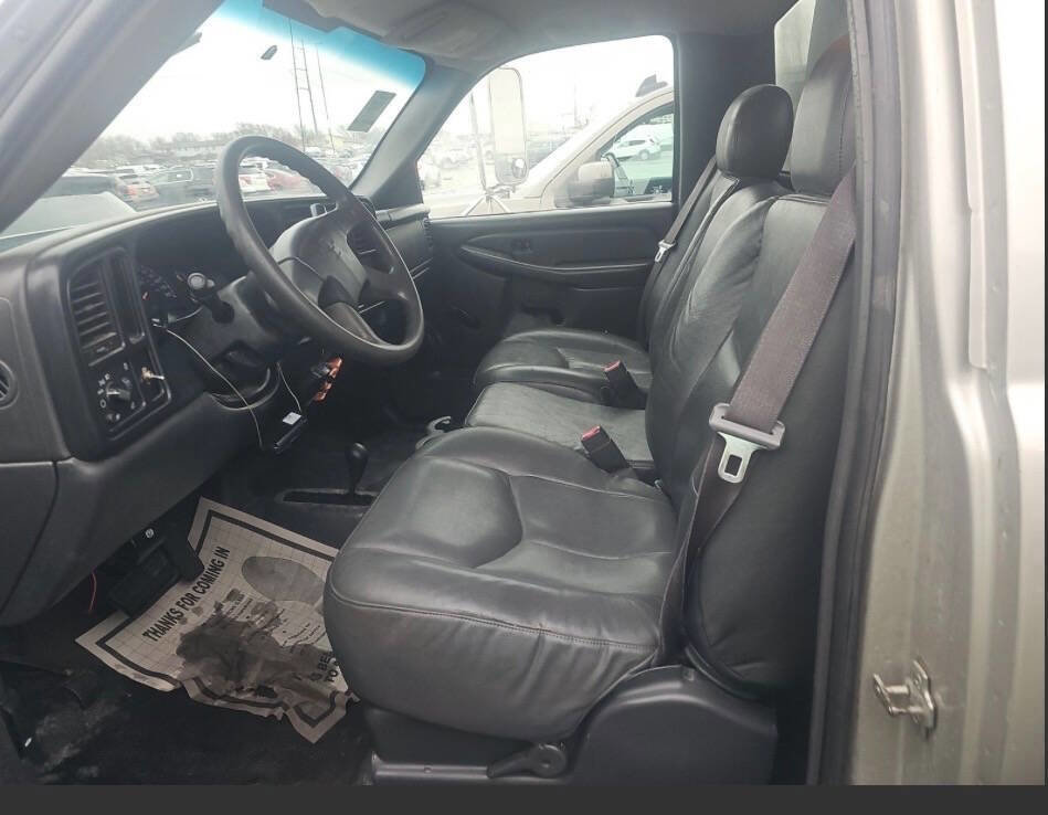Used 2005 Chevrolet Silverado 3500 4x4 Regular Cab image 6