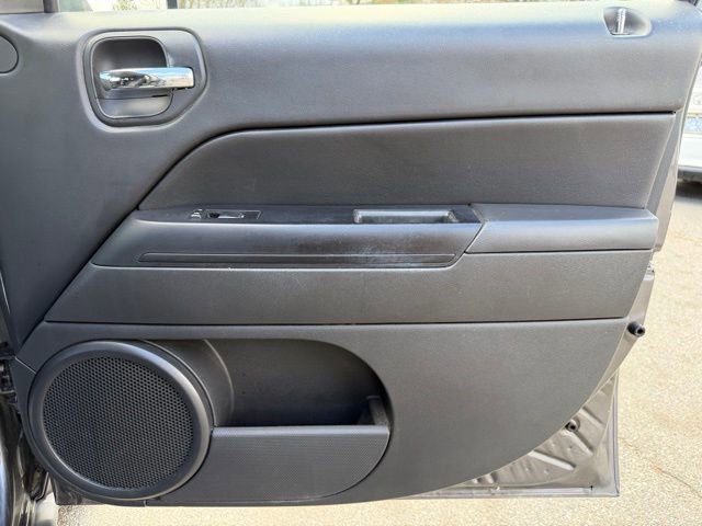 Used 2016 Jeep Patriot Latitude image 37