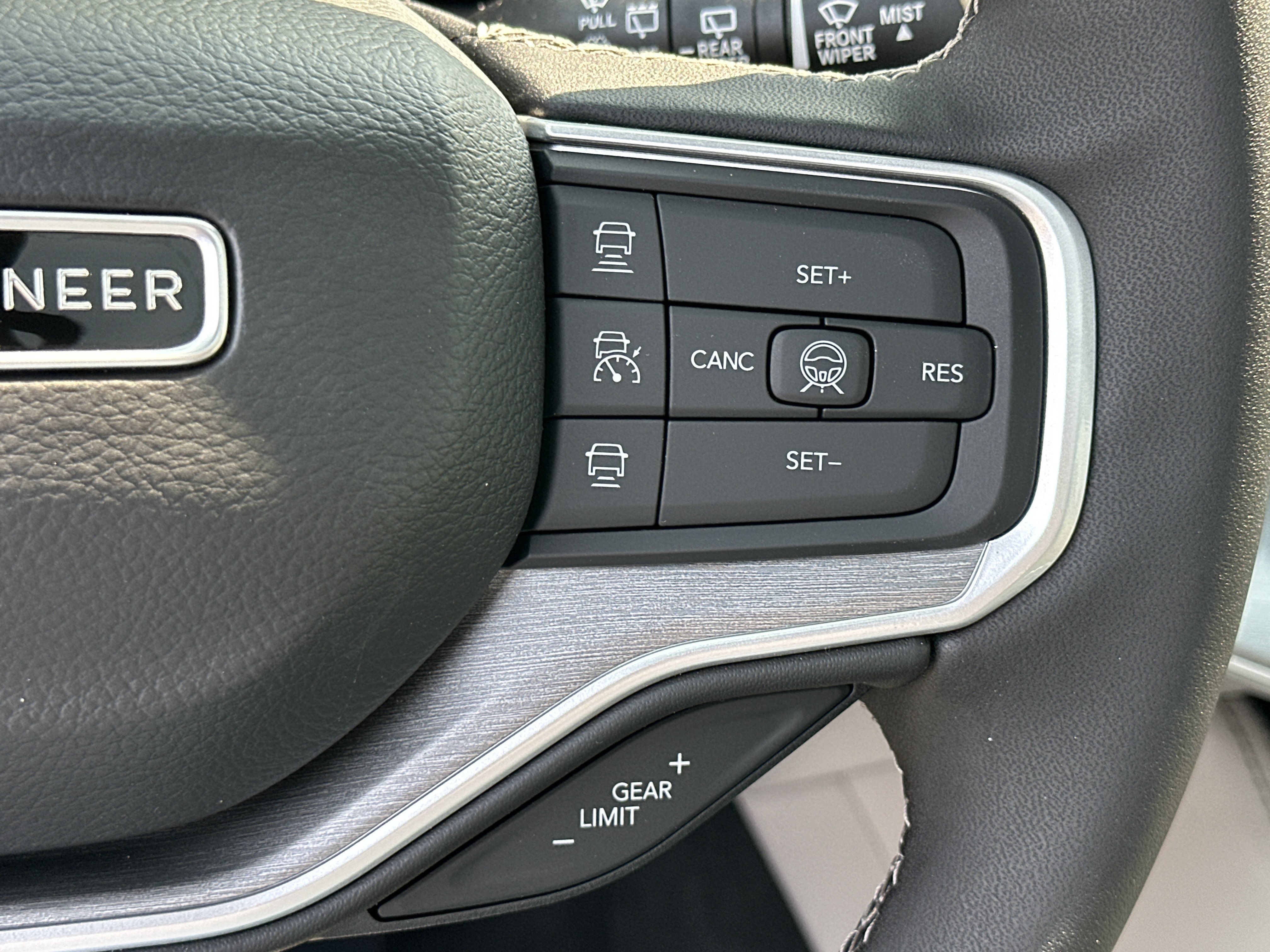 New 2026 Jeep Grand Wagoneer L Limited AWD/4WD image 8