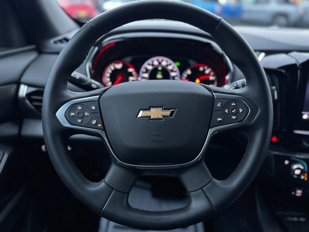 Used 2023 Chevrolet Traverse Premier image 10