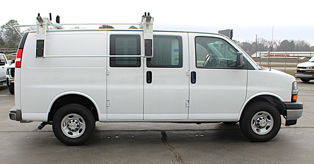 Used 2024 Chevrolet Express 2500 w/ Driver Convenience Package RWD image 8