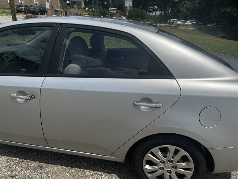 Used 2010 Kia Forte EX FWD image 26