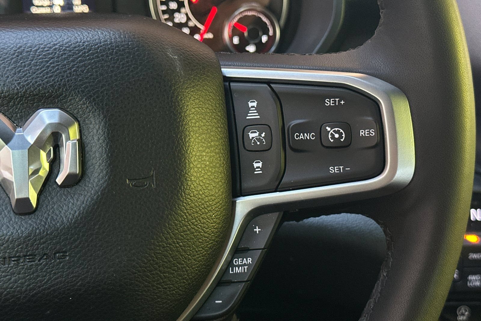 Used 2025 RAM 1500 Big Horn AWD/4WD image 31