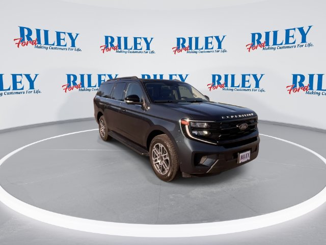 Used 2025 Ford Expedition Max Active AWD/4WD image 2