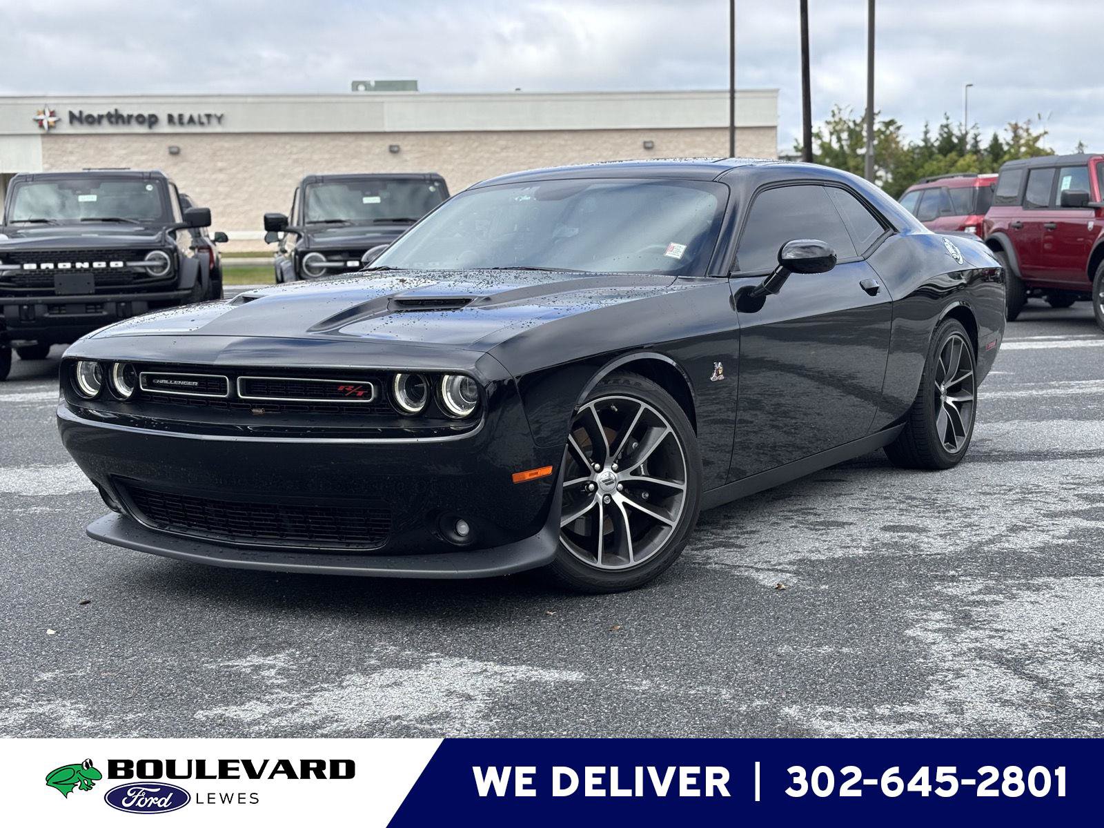 Used 2017 Dodge Challenger R/T Scat Pack w/ Leather Interior Group RWD image 1
