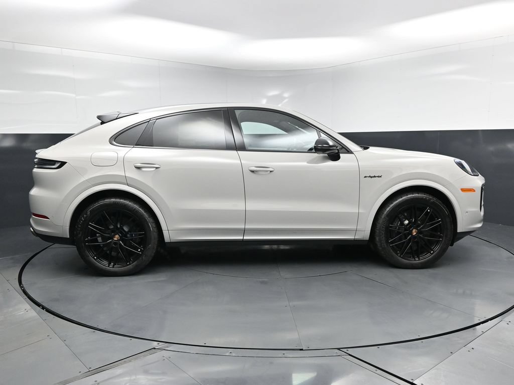 New 2026 Porsche Cayenne E-Hybrid Coupe AWD/4WD image 12