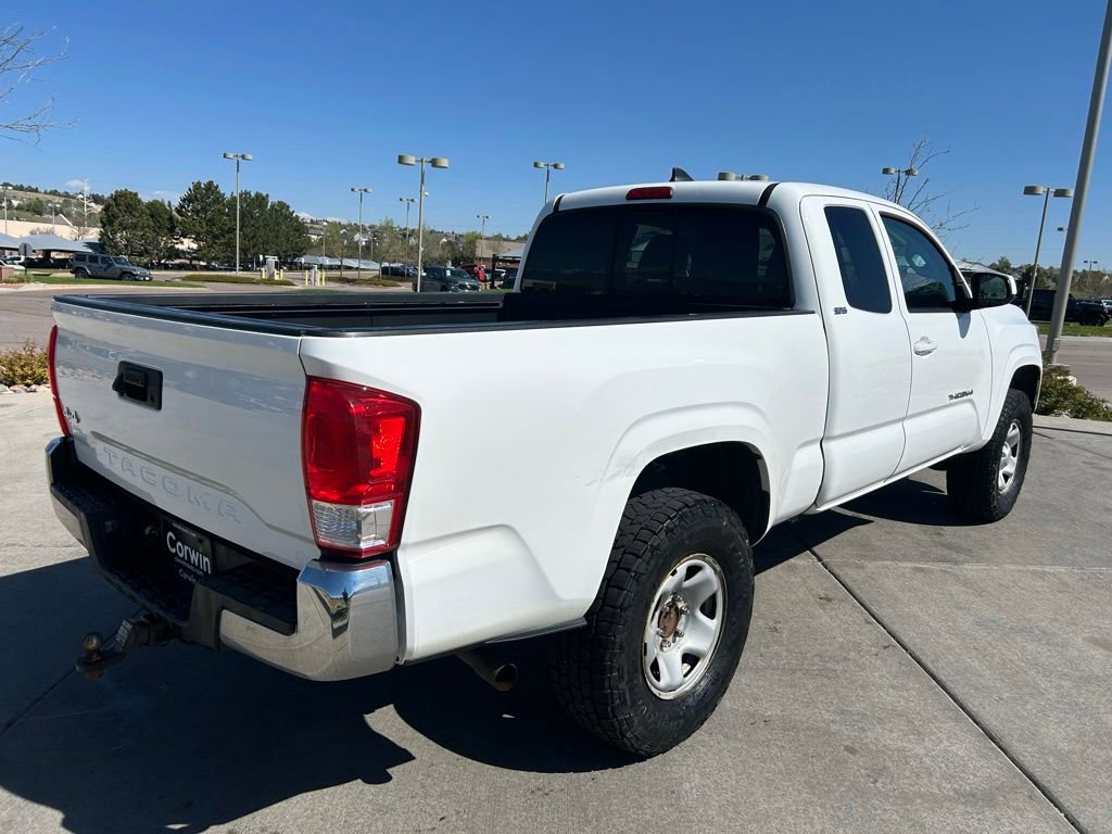 Used 2017 Toyota Tacoma SR5 AWD/4WD image 8