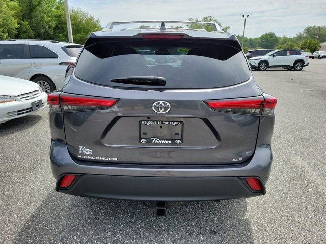 Used 2022 Toyota Highlander XLE image 11