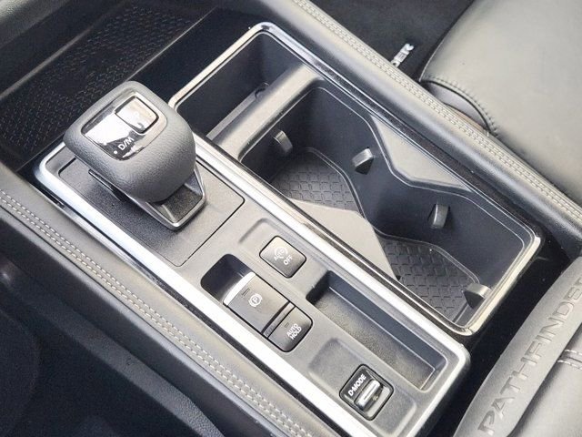 Used 2024 Nissan Pathfinder Platinum w/ Cargo Package image 22