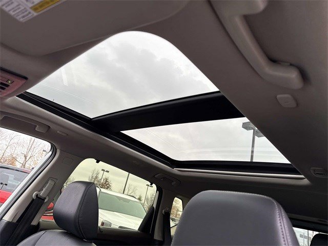 Used 2023 Nissan Rogue SL w/ SL Premium Package image 16