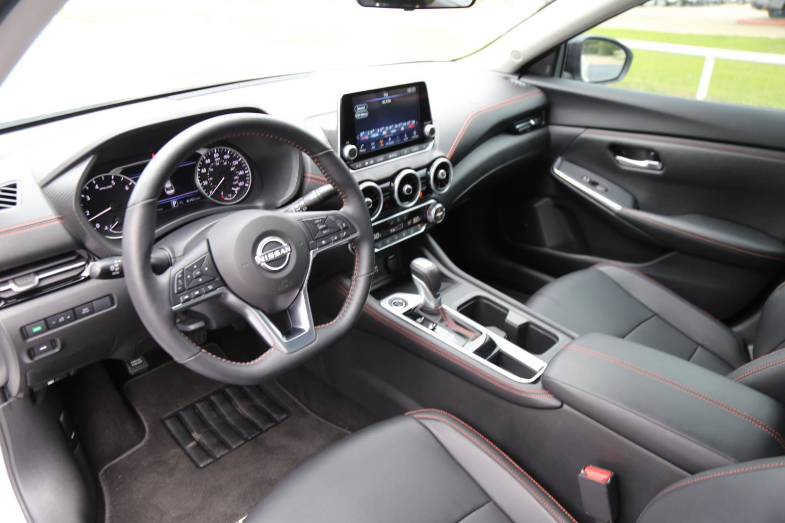 Used 2025 Nissan Sentra SR w/ SR Premium Package image 5