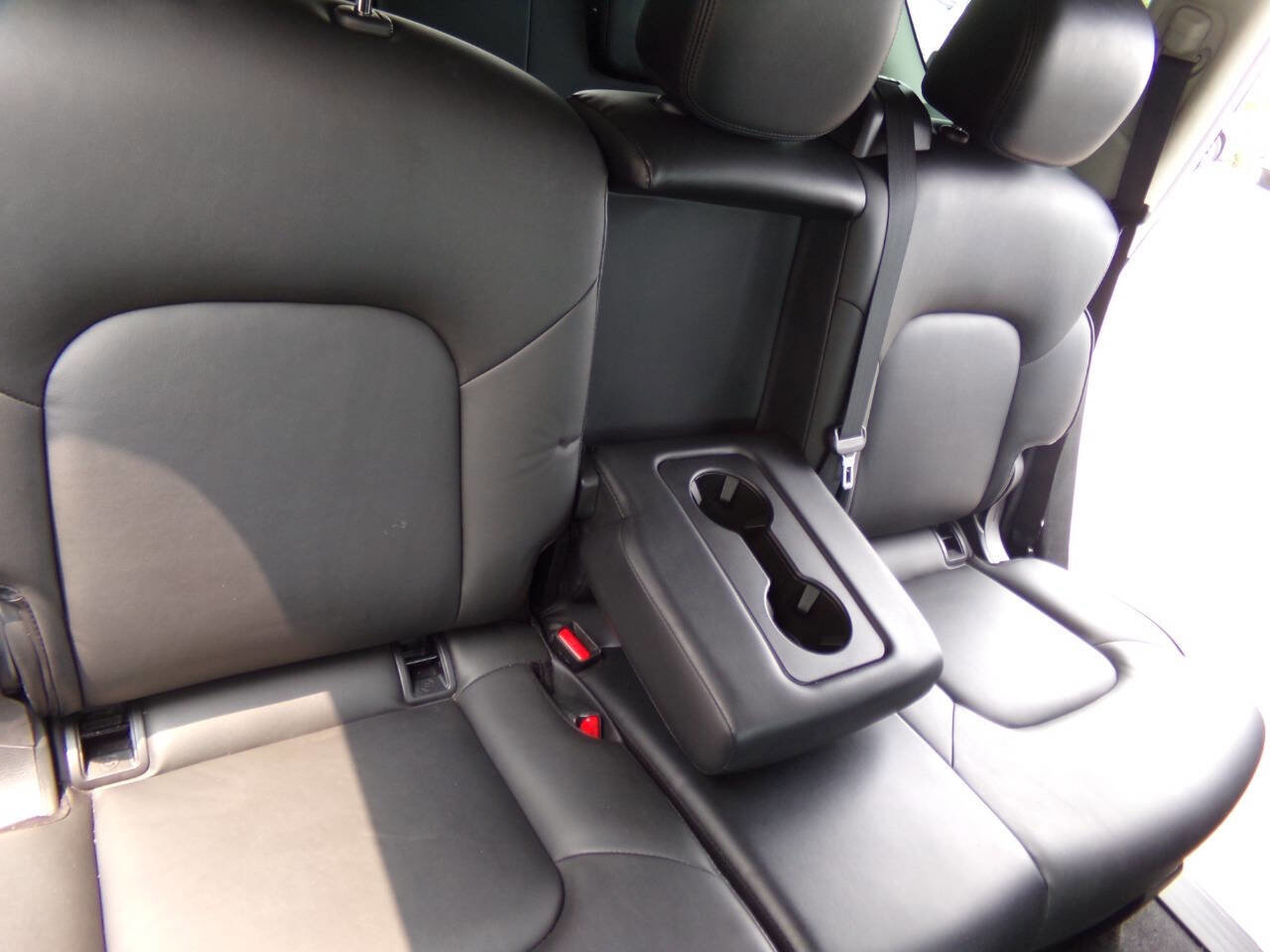 Used 2023 Nissan Armada SV image 36