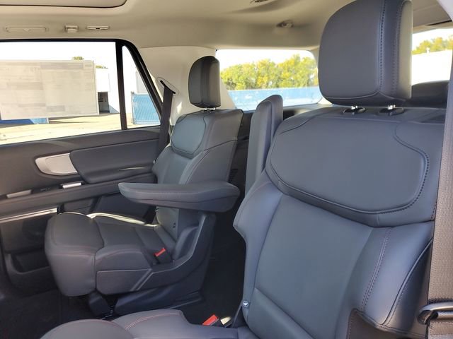 New 2025 Ford Expedition Active RWD image 12