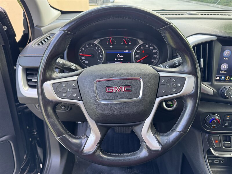 Used 2020 GMC Terrain SLT w/ Preferred Package AWD/4WD image 9