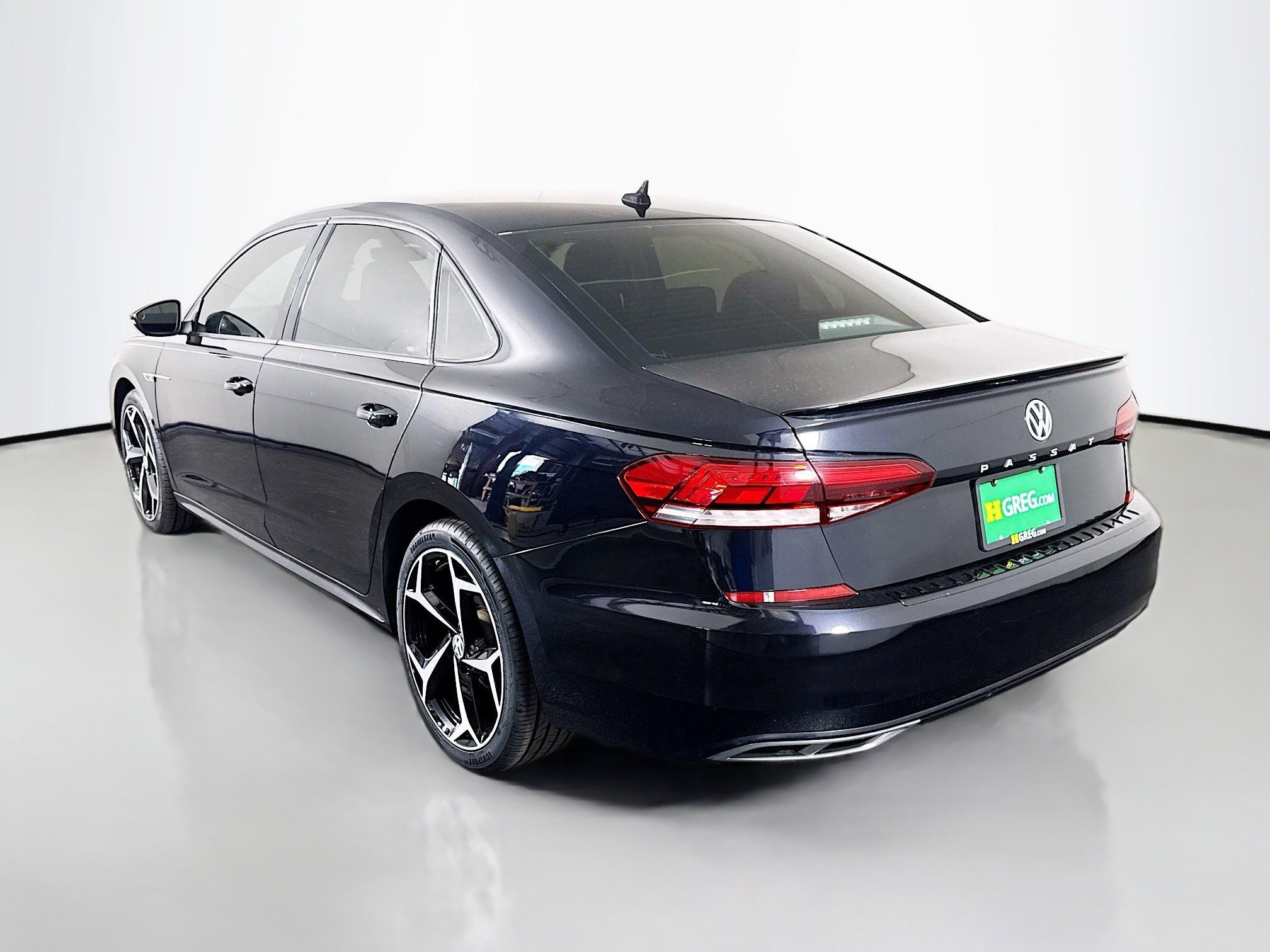 Used 2020 Volkswagen Passat 2.0T R-Line FWD image 7