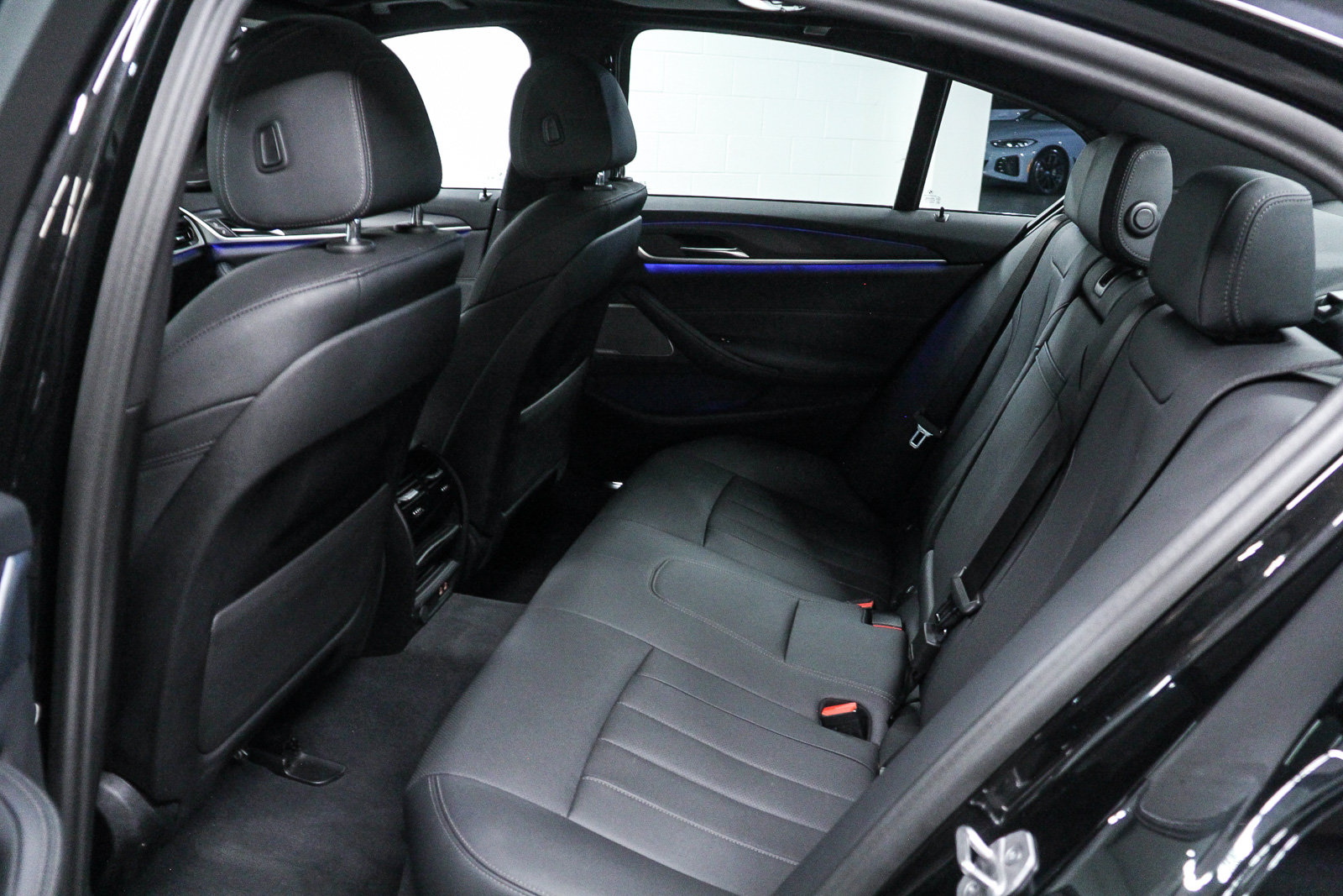 Used 2023 BMW 540i w/ M Sport Package RWD image 17