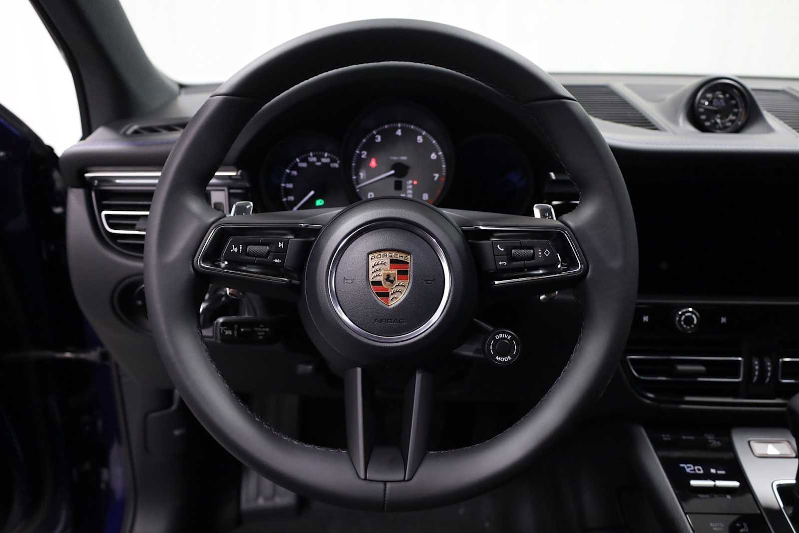 Certified 2026 Porsche Macan S image 25