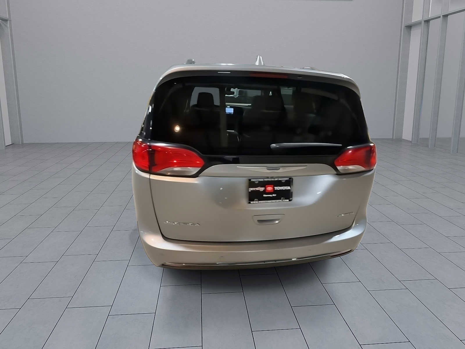 Used 2019 Chrysler Pacifica Limited image 7