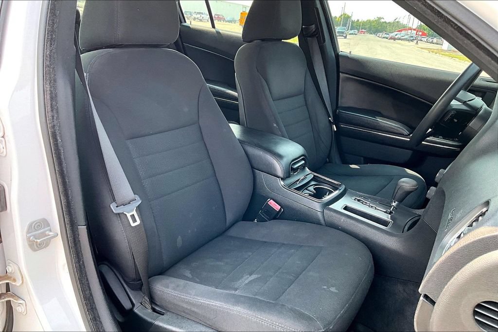 Used 2013 Dodge Charger SE RWD image 7