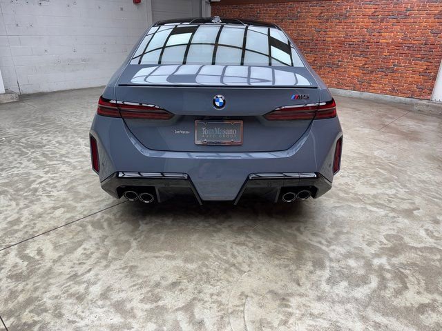 Used 2026 BMW M5 w/ Executive Package image 4