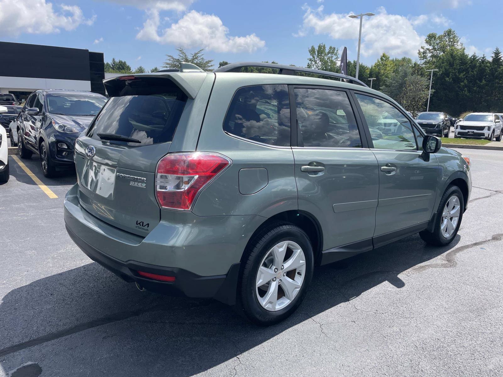 Used 2016 Subaru Forester 2.5i Limited AWD/4WD image 9