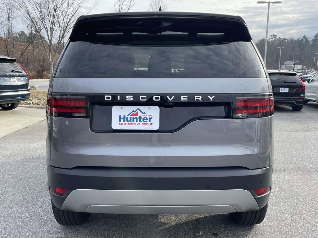 Used 2025 Land Rover Discovery S image 30