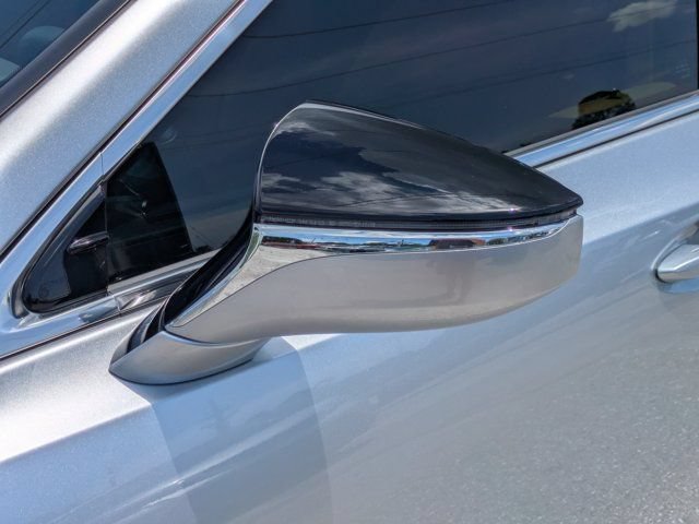 Used 2025 Lexus ES 300h w/ Premium Package FWD image 12