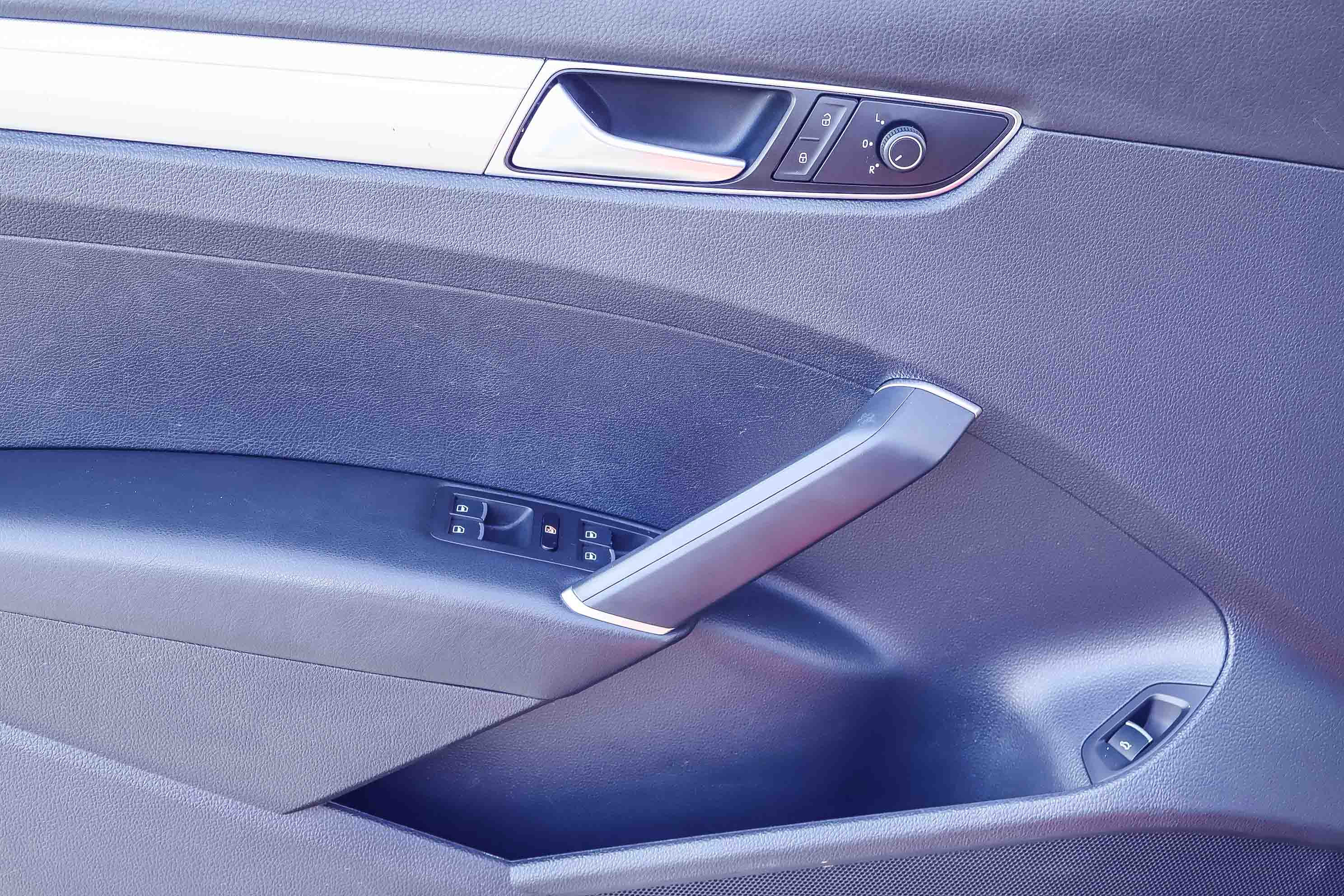 Used 2016 Volkswagen Passat 1.8T S image 9