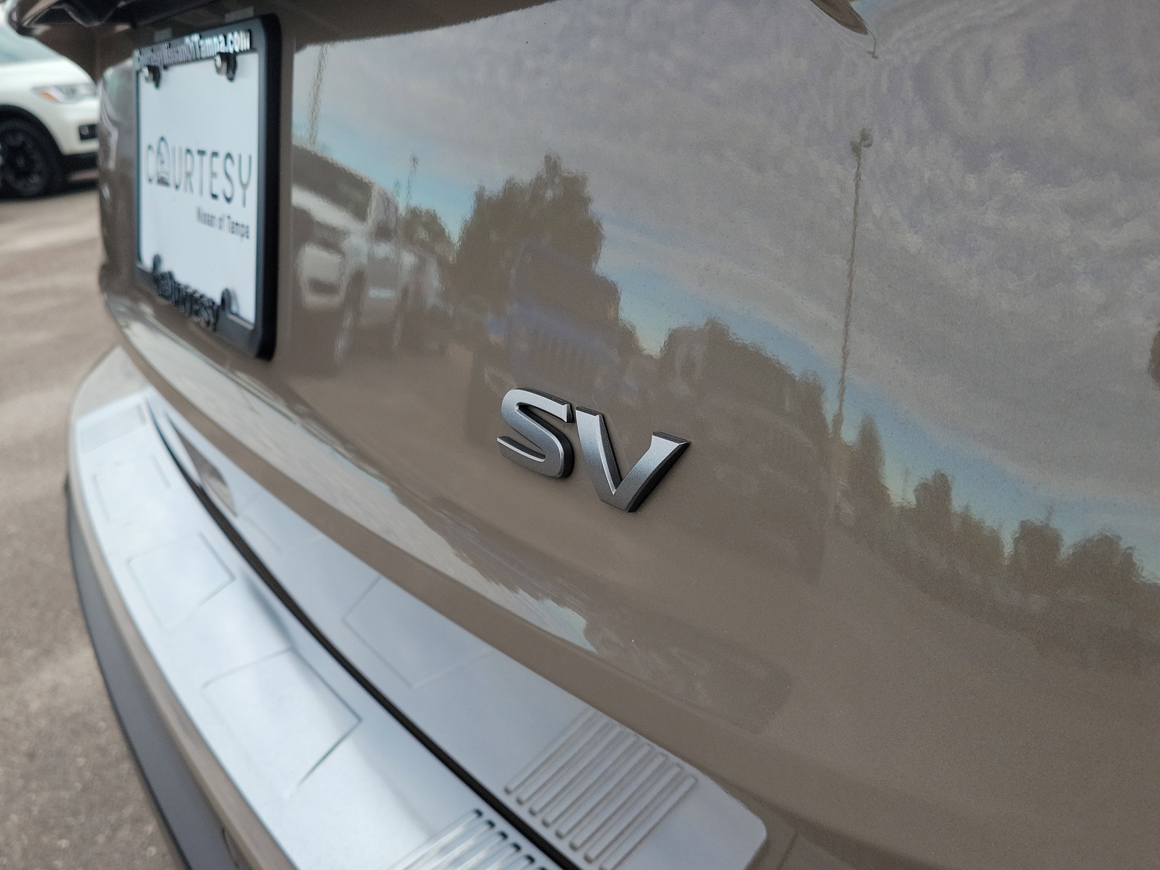 Used 2024 Nissan Rogue SV w/ SV Premium Package image 9