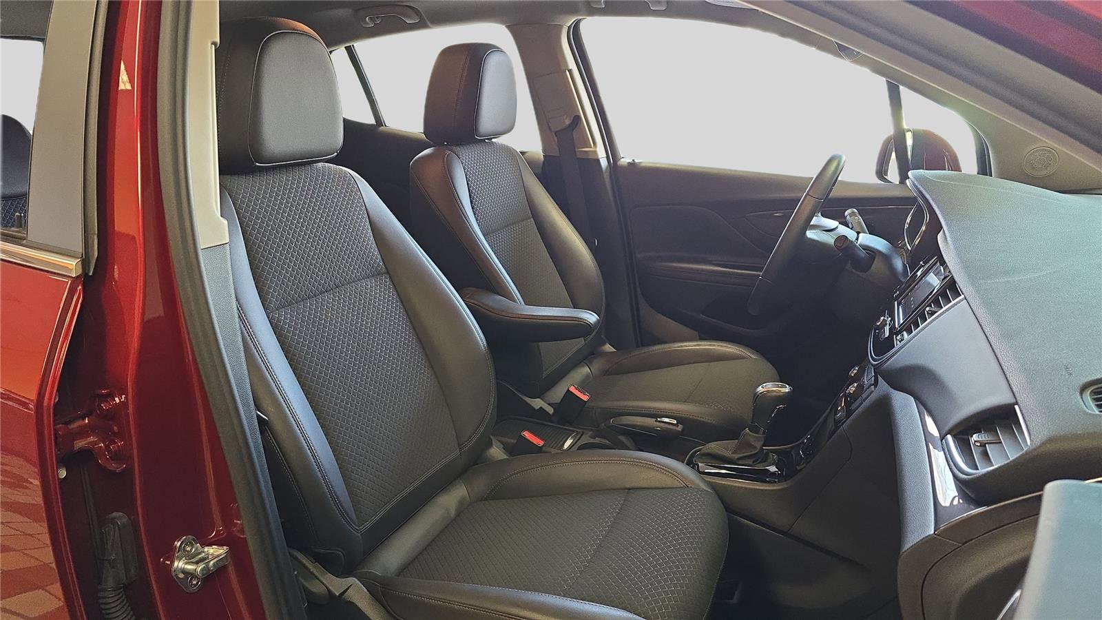 Used 2022 Buick Encore Preferred w/ Safety Package image 12