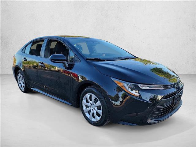 Used 2025 Toyota Corolla LE image 3
